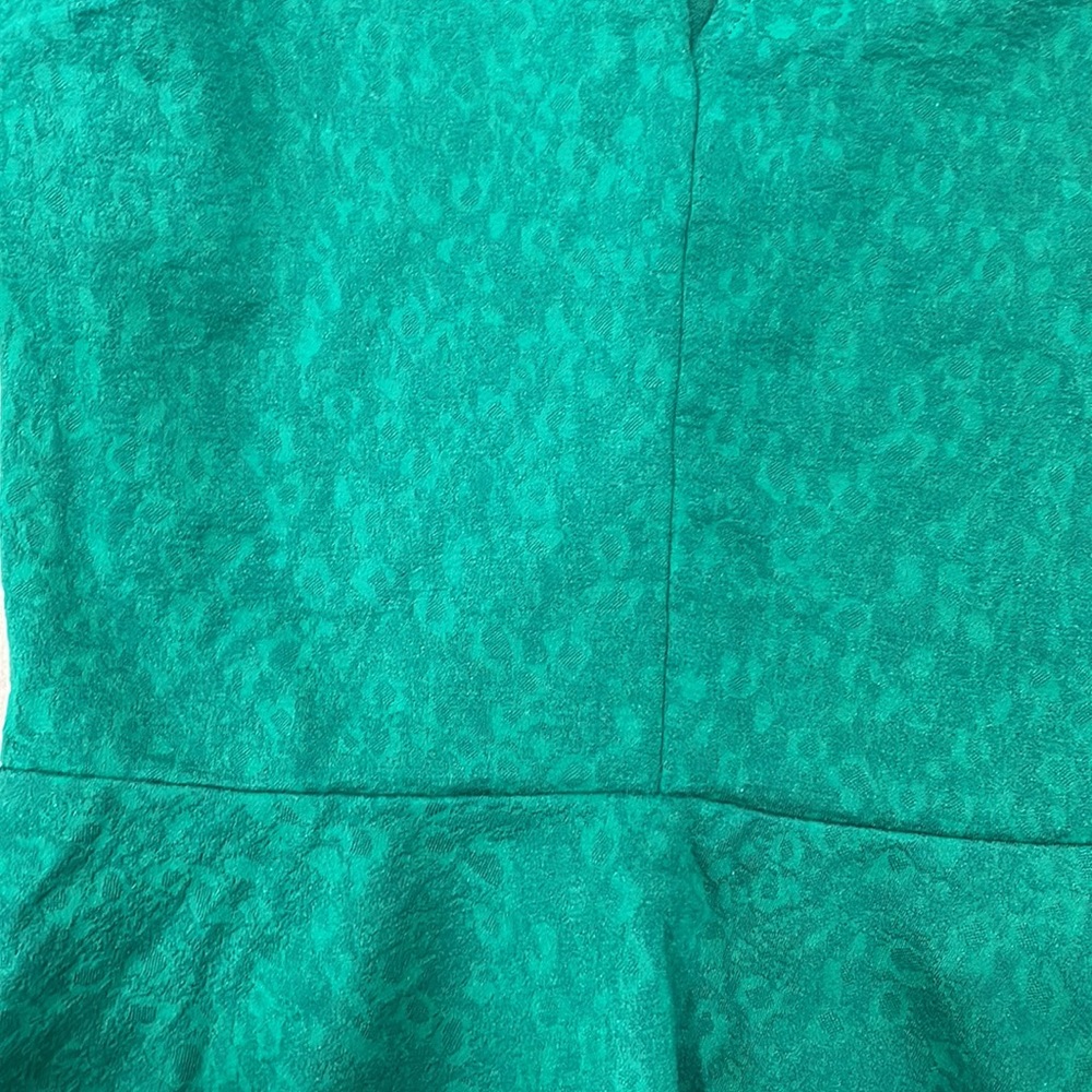 DYNAMITE GREEN TOP - Picture 2 of 4